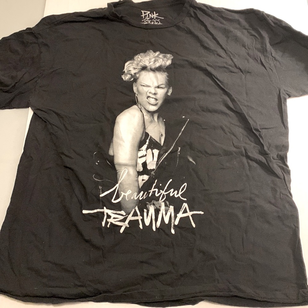 P!NK Beautiful Trauma Concert T-Shirt 2018(Lightly worn but excellent condition)